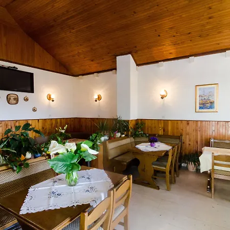 Moretic ゲストハウス オラサック