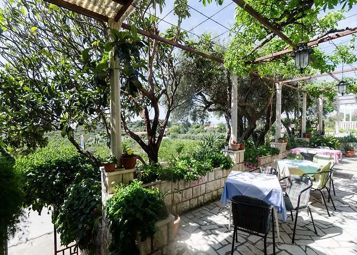Gostinjska kuća Moretic 3*